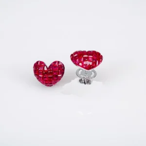 18 Karat White Gold Ruby Stud Heart Earrings