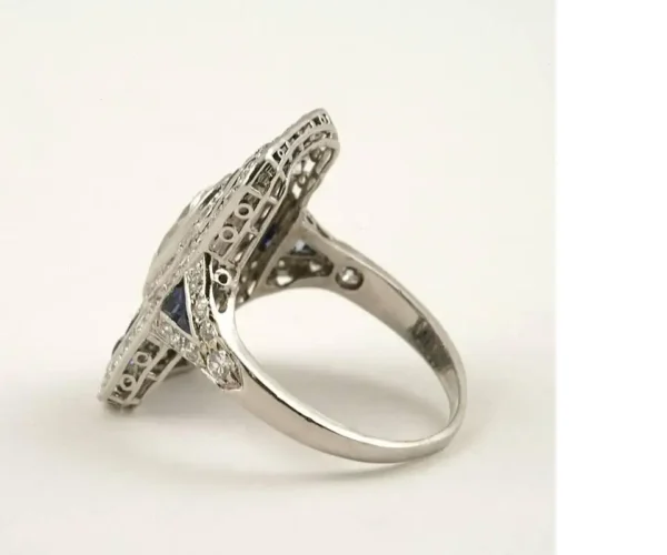 1920's Art Deco Diamond Sapphire and Platinum Plaque Ring - Image 4