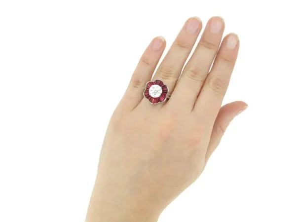 1970s Oscar Heyman Brothers Ruby Diamond Platinum Cluster Ring - Image 4