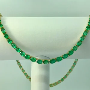 25 Carat Natural Oval Colombian Emerald Necklace 18 Karat Yellow Gold