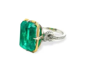 3ct Emerald in Forget Me Knot Ring