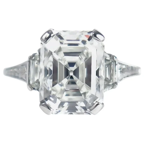 4.07 ct Emerald Cut Diamond Art De