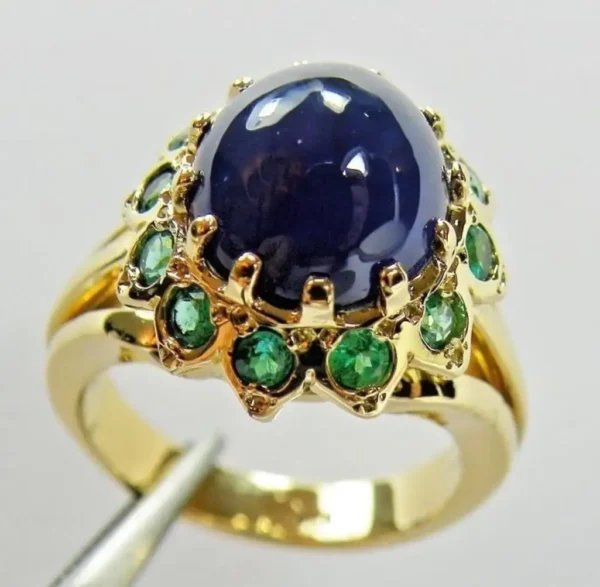 9.00 Carat Cabochon Cut Blue Sapphire Emerald Ring 18 Karat - Image 7