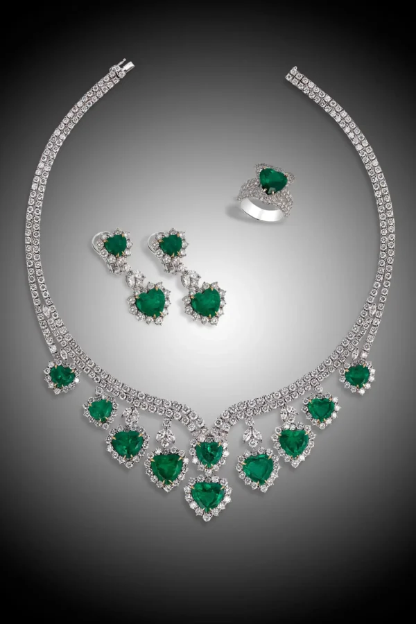 Andreoli Heart Shape Colombian Emerald Diamond Necklace CDC Certified 18Kt Gold - Image 2