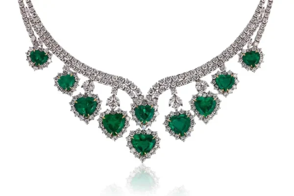 Andreoli Heart Shape Colombian Emerald Diamond Necklace CDC Certified 18Kt Gold - Image 4