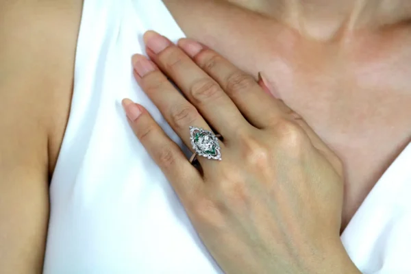 Antique Edwardian Old Cut Cushion Diamond 2.0cts & Emerald Ring in Platinum - Image 6