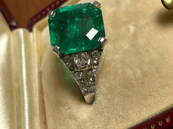 Art Deco 4.03 Colombia Minor Oil Emerald Ring - Image 3