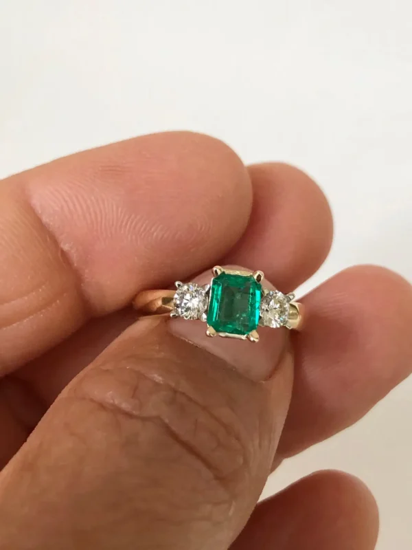 Colombian Emerald Diamond Three-Stone Engagement Ring 18 Karat - Image 9