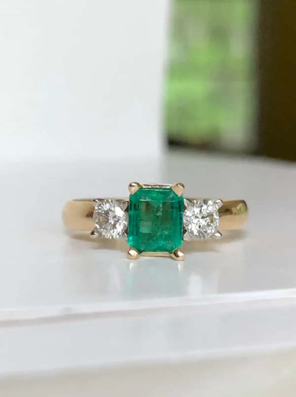 Colombian Emerald Diamond Three-Stone Engagement Ring 18 Karat - Image 7