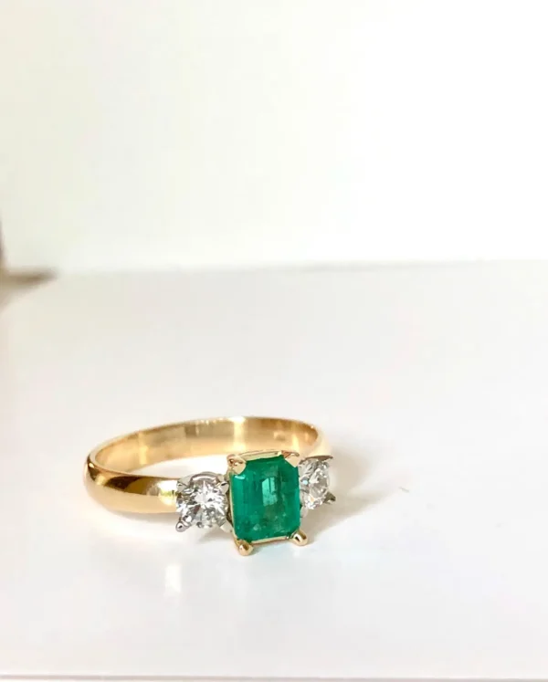 Colombian Emerald Diamond Three-Stone Engagement Ring 18 Karat - Image 5