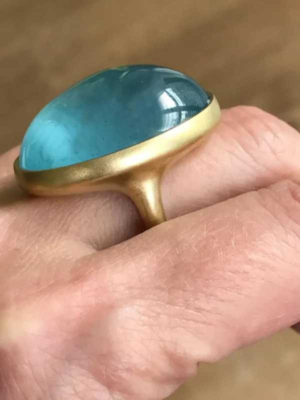 Dalben Magnificent Cabochon Aquamarine Yellow Gold Ring - Image 6