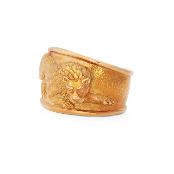 David Webb Repoussé Lion Cuff For Sale - Image 5