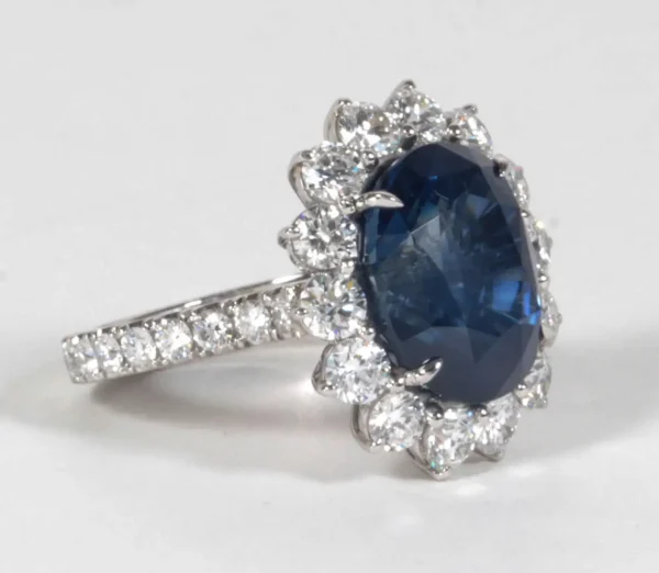 Elegant 11.73 Carat GIA Certified Sapphire Diamond Platinum Ring - Image 2