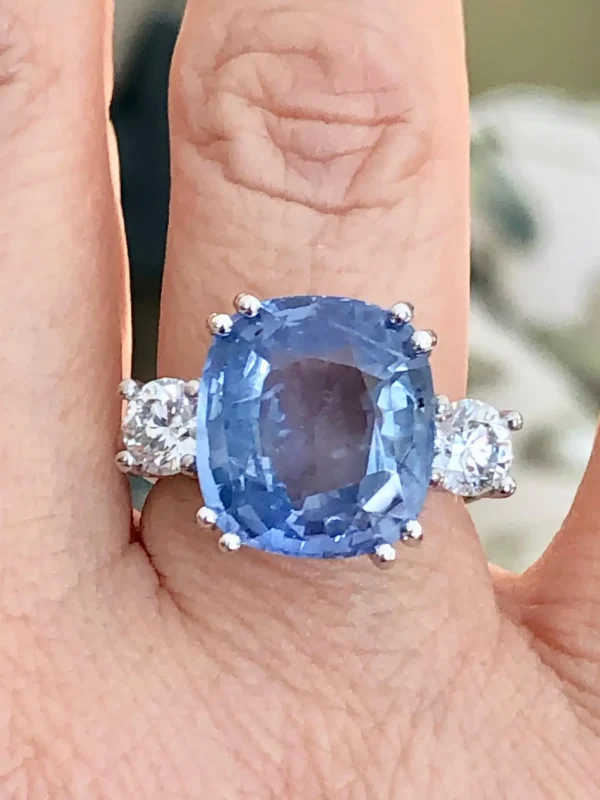 Emeralds Maravellous 13.10 Carat Unheated Ceylon Blue Sapphire Diamond Ring - Image 5