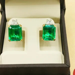 Emilio Jewellery Certified 9.65 Carat Genuine Emerald Diamond Platinum Earrings