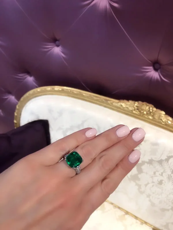 Fabergé Collection Three Colours of Love Gubelin Cert 8.27 Carat Emerald Ring - Image 7