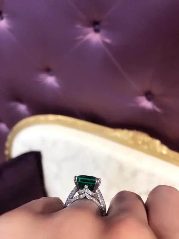 Fabergé Collection Three Colours of Love Gubelin Cert 8.27 Carat Emerald Ring - Image 6