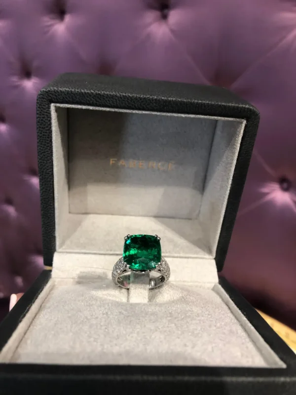 Fabergé Collection Three Colours of Love Gubelin Cert 8.27 Carat Emerald Ring - Image 4