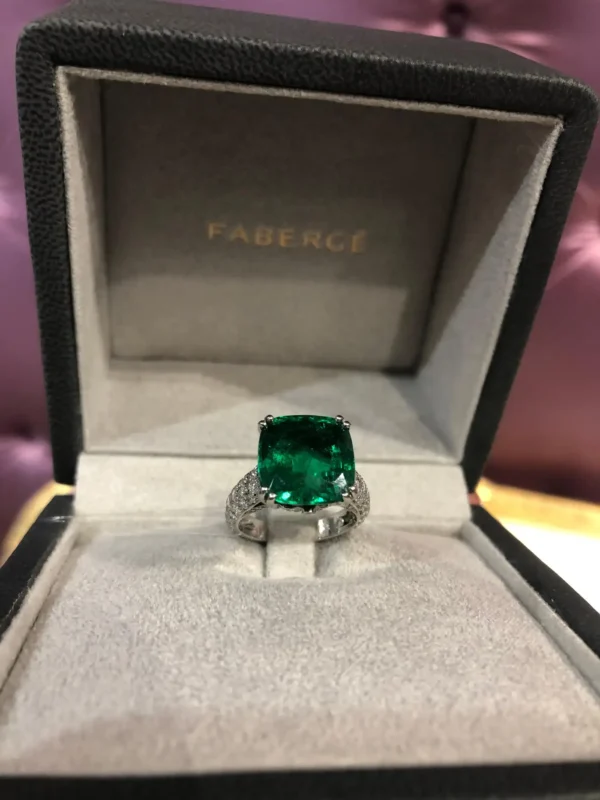 Fabergé Collection Three Colours of Love Gubelin Cert 8.27 Carat Emerald Ring - Image 2