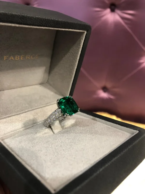 Fabergé Collection Three Colours of Love Gubelin Cert 8.27 Carat Emerald Ring - Image 5