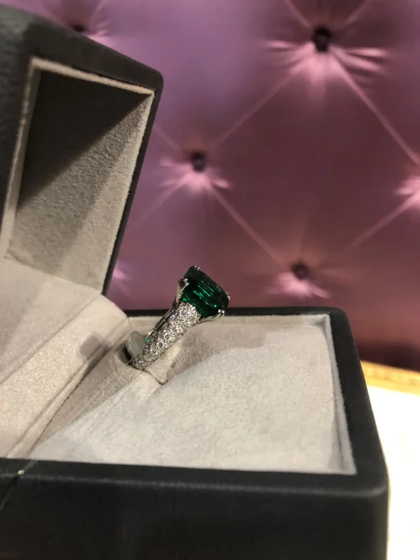 Fabergé Collection Three Colours of Love Gubelin Cert 8.27 Carat Emerald Ring - Image 3