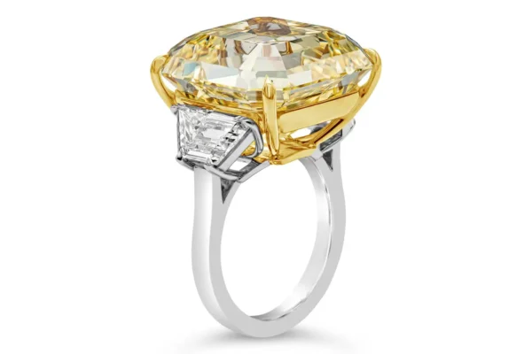 GIA Certified 30.02 Carat Fancy Intense Yellow Diamond Three-Stone Ring - Image 3