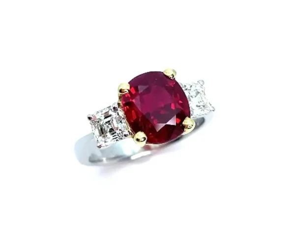 GIA Certified 4.00 Carat Pigeons Blood Burmese Ruby and Diamond 3-Stone Ring - Image 7