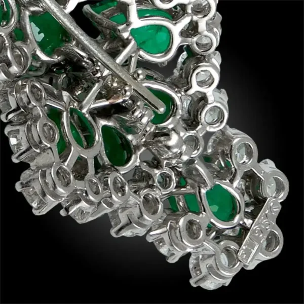 Harry Winston Emerald Diamond Chandelier Earrings - Image 4