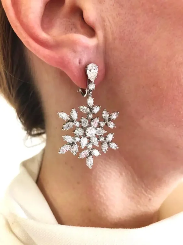 Harry Winston Vintage Collection Diamond Snowflake Drop Earrings - Image 4