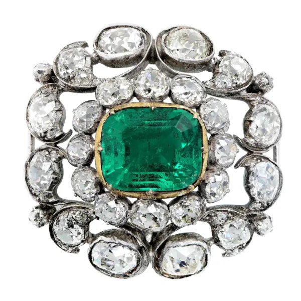 Imperial Brooch 5.31 Carat Emerald