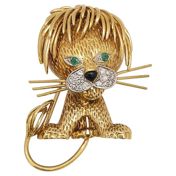 Lion Ebouriffé Brooch For Sale