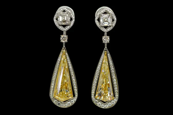 NALLY Unique 10.49 Carat Fancy Yellow Diamond Gold Drop Earrings - Image 4