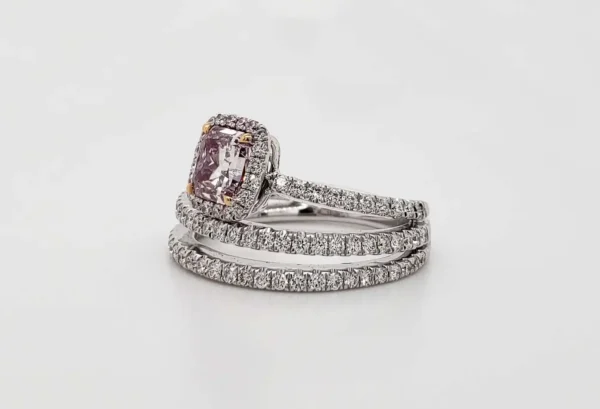 Scarselli Fancy Purple-Pink 1.00 carat Radiant Cut Diamond Engagement Ring - Image 2