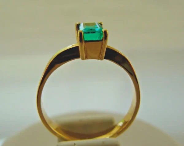 Solitaire 100% Natural Colombian Emerald Ring 18 Karat Gold - Image 4