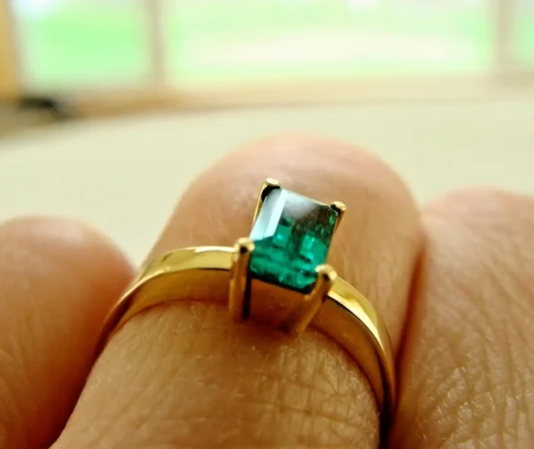 Solitaire 100% Natural Colombian Emerald Ring 18 Karat Gold - Image 8