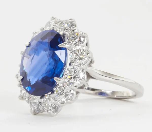 Stunning 6 Carat GIA Certified Sapphire Diamond Platinum Ring - Image 2