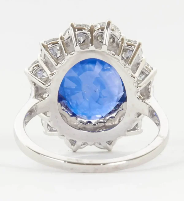 Stunning 6 Carat GIA Certified Sapphire Diamond Platinum Ring - Image 3