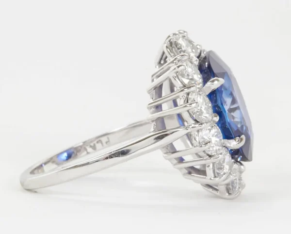 Stunning 6 Carat GIA Certified Sapphire Diamond Platinum Ring - Image 4