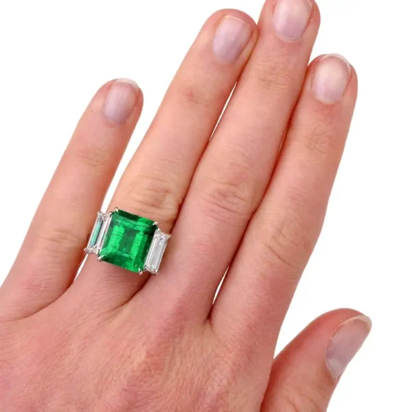 Three-Stone Rectangular Emerald Diamond Platinum Ring - Image 4