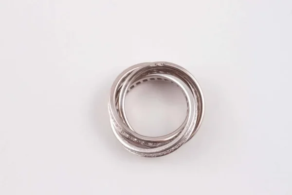 Trinity de Cartier Diamond Ring For Sale - Image 6