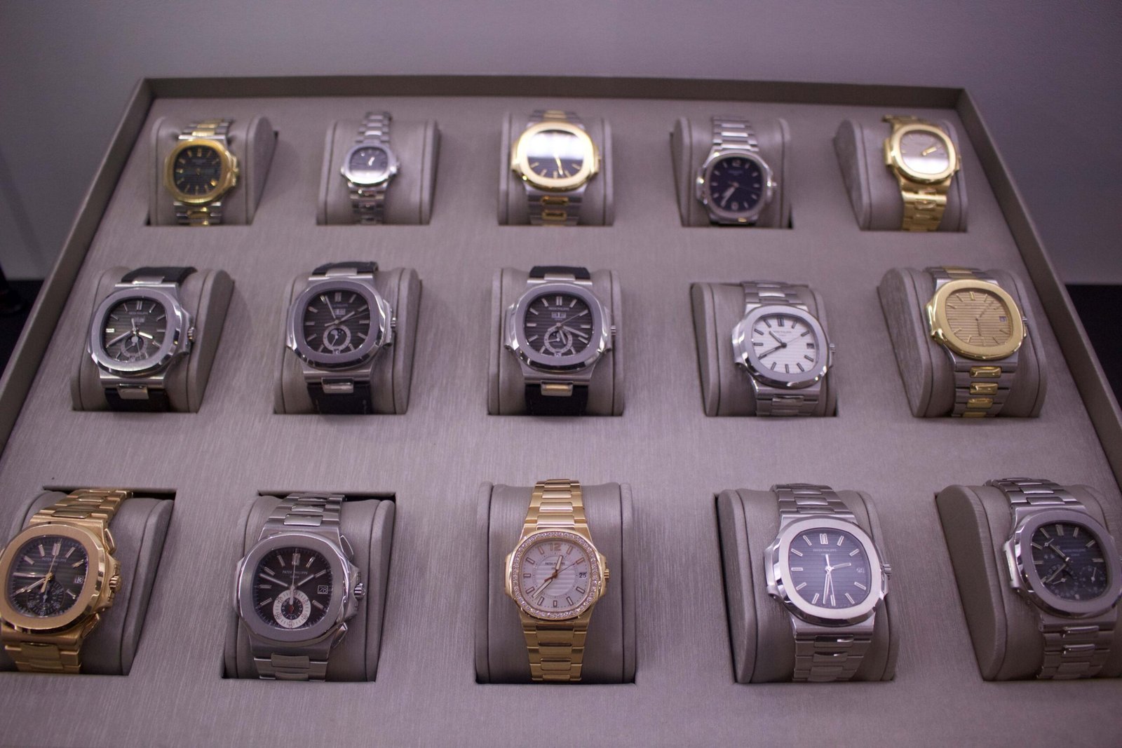 You are currently viewing Authentic Patek Philippe dealer