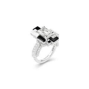 Chaumet Labyrinthe Ring – White gold, white agate, onyx, diamonds