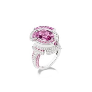 Chaumet Labyrinthe Ring For Sale – White gold, pink sapphire, agate, diamonds.