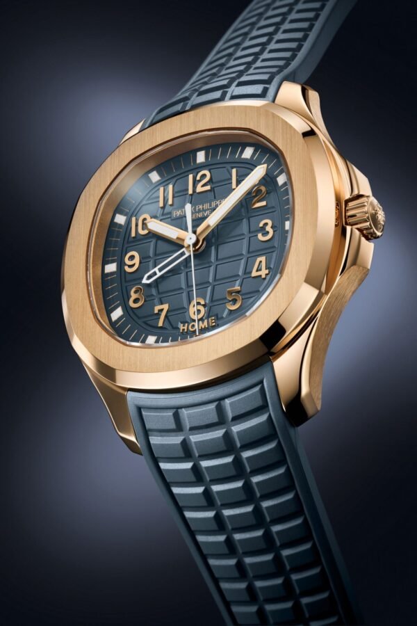 Patek Philippe 5269R-001 Aquanaut Travel Time Rose Gold Blue-Gray Dial - Image 8