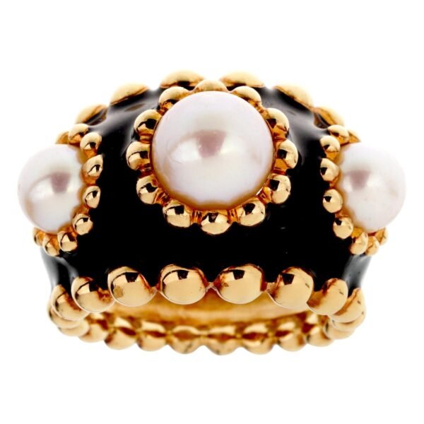 Chanel Pearl Yellow Gold Beaded Co