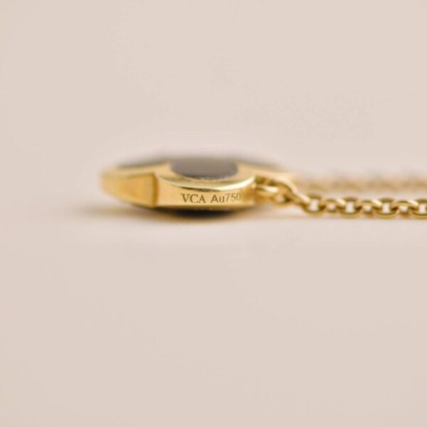 Van Cleef & Arpels Pure Alhambra Onyx Yellow Gold Pendant Necklace - Image 4